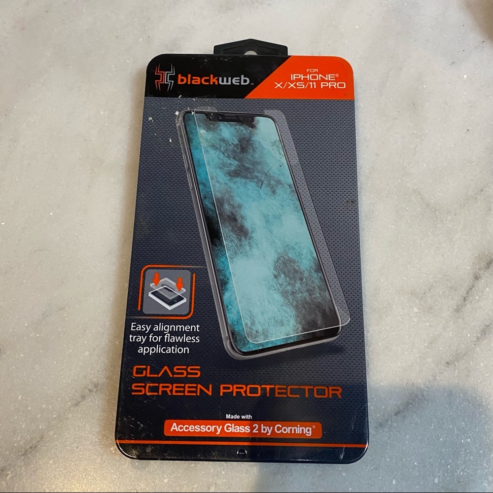 iPhone case & screen protector - Picture 4 of 5